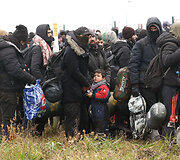 Migrantai Baltarusijoje prie sienos su Lenkija