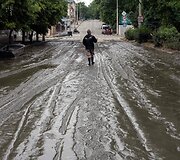 Chersone i&scaron; lėto slūgsta vanduo
