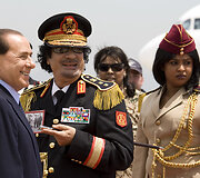 Silvio Berlusconi ir Muammaras Gaddafis