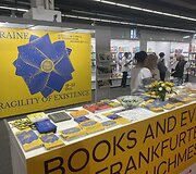 Pokalbiai Ukrainos stende Frankfurto knygų mugėje