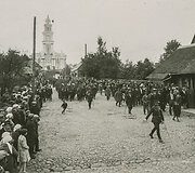 Paradas Panevėžyje žygiuoja i&scaron; katedros į Vytauto (dab. Nepriklausomybės) aik&scaron;tę