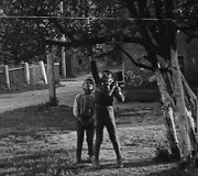Susigrąžinti prisiminimus &ndash; Algimanto Kalvaičio jaunystės fotografijos i&scaron; pamir&scaron;tos batų dėžės&nbsp;