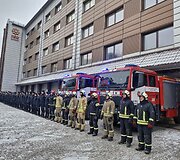 Lietuvos ugniagesiai gelbėtojai Tylos minute pagerbė žuvusio kolegos Rolando Venslauskio atminimą