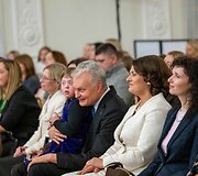Prezidentas ir pirmoji ponia Kalėdų eglutės įžiebimo &scaron;ventėje