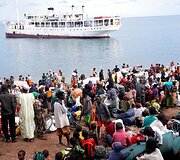 Pabėgeliai i&scaron; Burundžio laukia laivo nugabensiančio juos į Tanzaniją