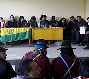 Bolivijos gyventojai protestuoja dėl geresnio susisiekimo keliais
