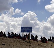 Bolivijos gyventojai protestuoja dėl geresnio susisiekimo keliais