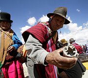 Bolivijos gyventojai protestuoja dėl geresnio susisiekimo keliais