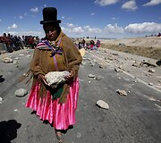 Bolivijos gyventojai protestuoja dėl geresnio susisiekimo keliais