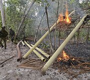 Kariuomenės &scaron;turmas nelegalioje aukso kasykloje Kolumbijoje