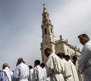 Tūkstančiai katalikų Fatimos aprei&scaron;kimo metinių mi&scaron;iose Portugalijoje