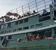 Prie Tailando krantų pastebėtas dreifuojantis laivas pilnas i&scaron;sekusių nelegalių imigrantų
