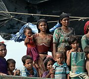 Prie Tailando krantų pastebėtas dreifuojantis laivas pilnas i&scaron;sekusių nelegalių imigrantų