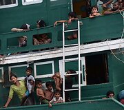 Prie Tailando krantų pastebėtas dreifuojantis laivas pilnas nelegalių imigrantų