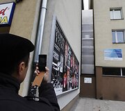 Siauriausias namas pasaulyje namas įsiterpęs tarp dviejų jau esančių pastatų Var&scaron;uvoje