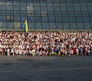 Ukrainiečiai tradiciniais rūbais demonstravo vienybę Kijevo gatvėse