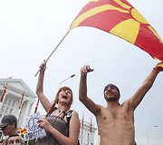 Makedoniečiai protestuose reikalauja ministro pirmininko atsistatydinimo