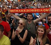 Makedoniečiai protestuose reikalauja ministro pirmininko atsistatydinimo