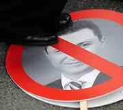 Makedoniečiai protestuose reikalauja ministro pirmininko atsistatydinimo