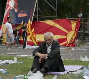 Makedoniečiai protestuose reikalauja ministro pirmininko atsistatydinimo
