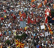 Makedoniečiai protestuose reikalauja ministro pirmininko atsistatydinimo