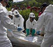 Kolumbijoje vanduo užliejo &scaron;achtą su 15 kalnakasių