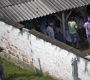 Kolumbijoje nuslinkusi purvo nuo&scaron;liauža palaidojo bent 61 žmogų, 37 sužeisti