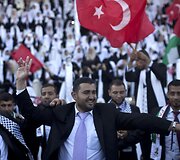 Masinė vestuvių ceremonija Palestinoje, kurias finansavo Turkijos valdžia ir &bdquo;Hamas&ldquo; rėmėjai
