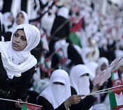 Masinė vestuvių ceremonija Palestinoje, kurias finansavo Turkijos valdžia ir &bdquo;Hamas&ldquo; rėmėjai