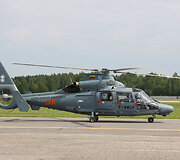 Lietuvos kariuomenė įsigijo naują paie&scaron;kos ir gelbėjimo sraigtasparnį &bdquo;Eurocopter&ldquo; AS365N3+  &bdquo;Dauphin&ldquo;.