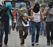 Surengtos demonstracijos prie&scaron; 8 mėnesius Meksikoje dingusiems studentams atminti