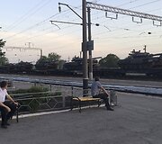 Karinė technika atvykstanti į Matvejevo Kurgano miestą