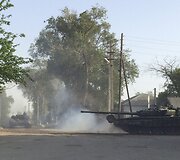 Miesto gatvėmis važinėjantis tankas