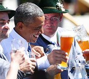 Merkel surengė Obamai liaudi&scaron;ką sutikimą su alumi ir &bdquo;umpapa&ldquo; muzika