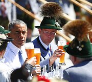 Merkel surengė Obamai liaudi&scaron;ką sutikimą su alumi ir &bdquo;umpapa&ldquo; muzika