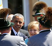 Merkel surengė Obamai liaudi&scaron;ką sutikimą su alumi ir &bdquo;umpapa&ldquo; muzika