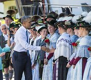 Merkel surengė Obamai liaudi&scaron;ką sutikimą su alumi ir &bdquo;umpapa&ldquo; muzika
