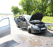 Per avariją sudaužyti automobiliai