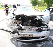 Per avariją sudaužytas automobilis