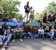 Jerevane protestuotojai nepaklūsta policijos reikalavimams i&scaron;siskirstyti po įtemptos nakties
