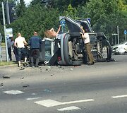 Apvirtęs automobilis