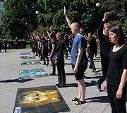 Didžiausia Baltijos &scaron;alių demonstracija prie&scaron; kailinių žvėrelių fermas