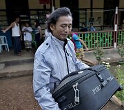22 metus vergavęs Myint Naing palieka laikino prieglobsčio stovyklą