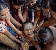 Myint Naing mama nualpo i&scaron;vydusi savo sūnų