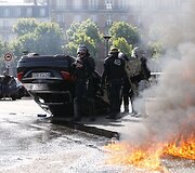 Protestuojantys Paryžiaus taksi vairuotojai