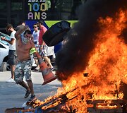 Protestuojantys Paryžiaus taksi vairuotojai