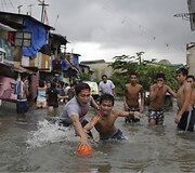 Filipinuose taifūno sukelti potvyniai