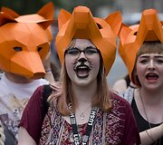 Protestas, reikalaujantis palikti galioti lapių medžioklės draudimą Londone
