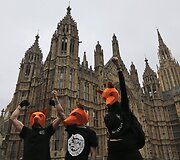 Protestas, reikalaujantis palikti galioti lapių medžioklės draudimą Londone