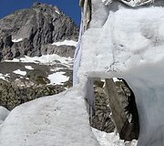 Ledynas &Scaron;veicarijoje užklojamas izoliaciniu audiniu, kuris apsaugos jį nuo kaitrios saulės